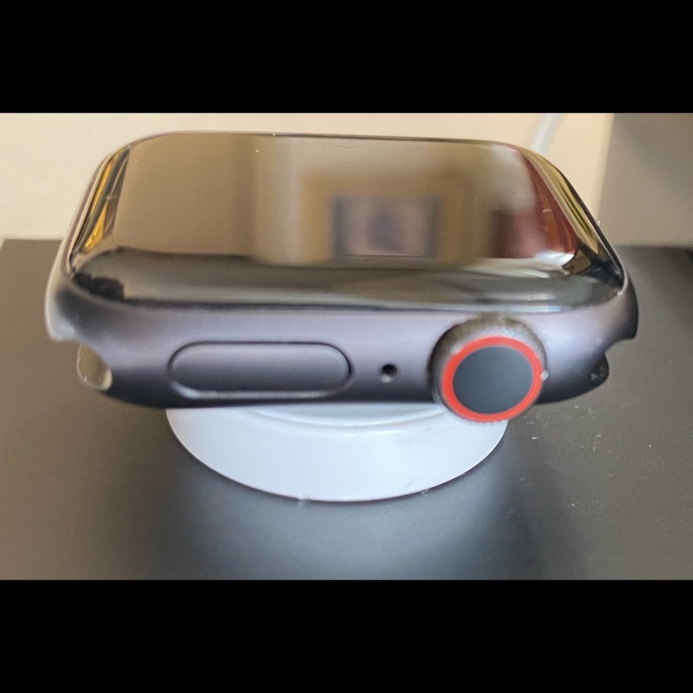 iPhone watch Nike limited edition five